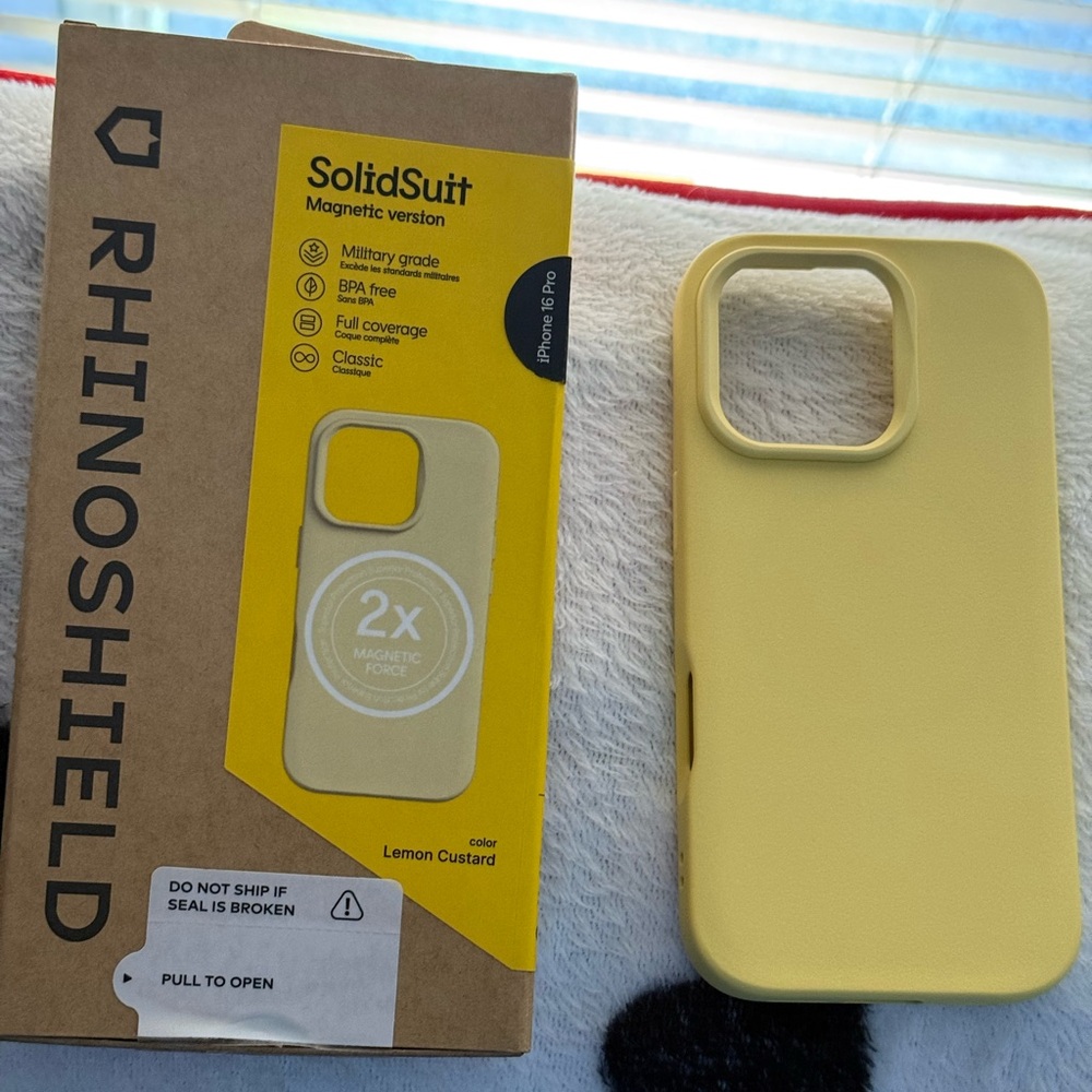 Rhinoshield iphone 16 Pro Yellow Phone Case